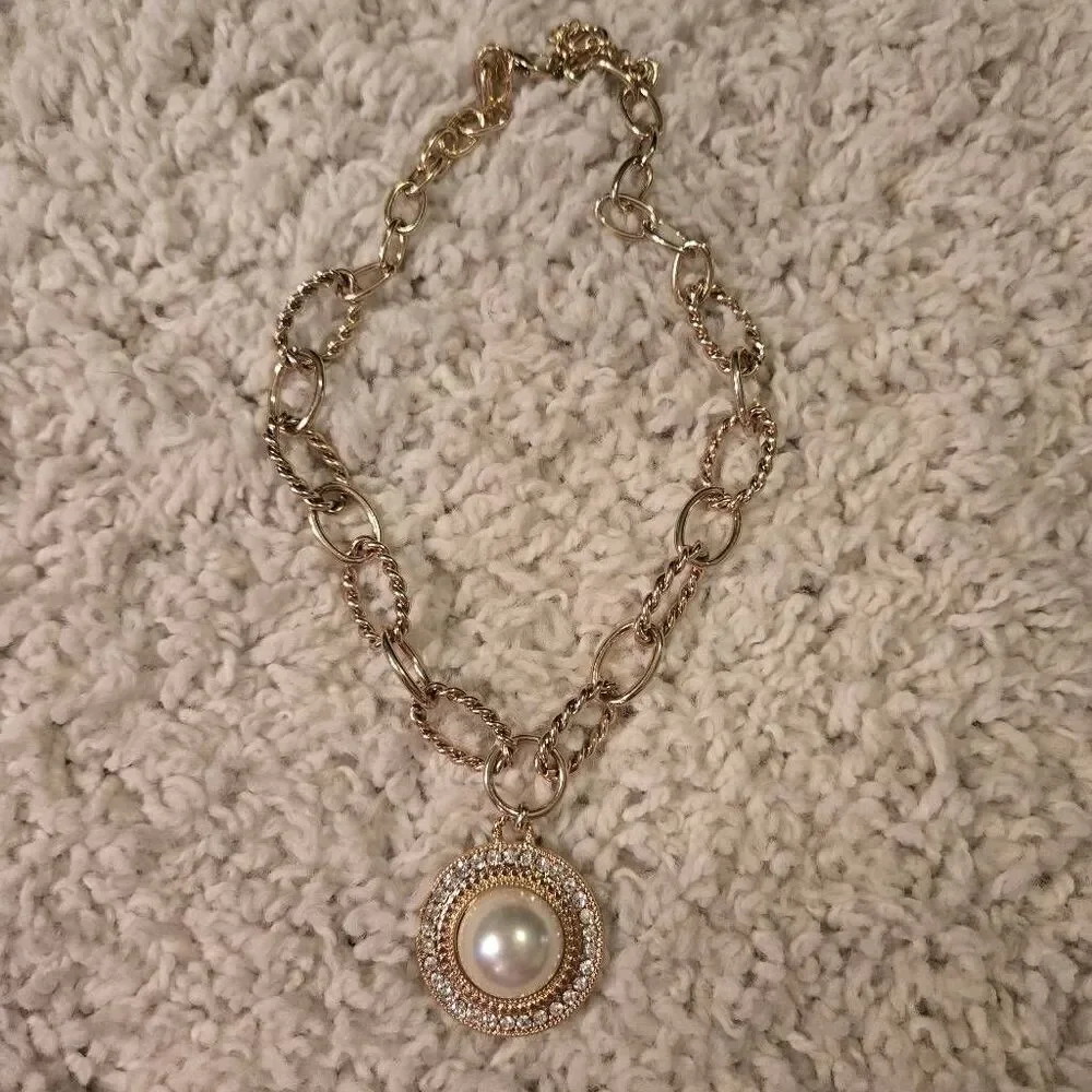 NWOT Gold Chain Pearl + Rhinestone Pendant Necklace